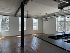 Building Photo - 46 S Summit St
