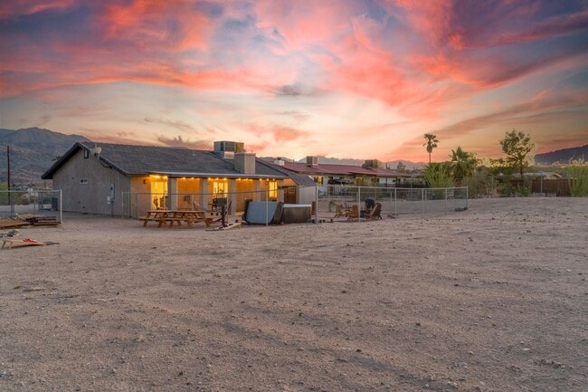 Building Photo - Boho Style 4 Bedroom 2 Bath Home, Fully Furnished