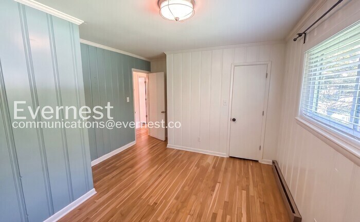 Building Photo - 826 Claremont Ct