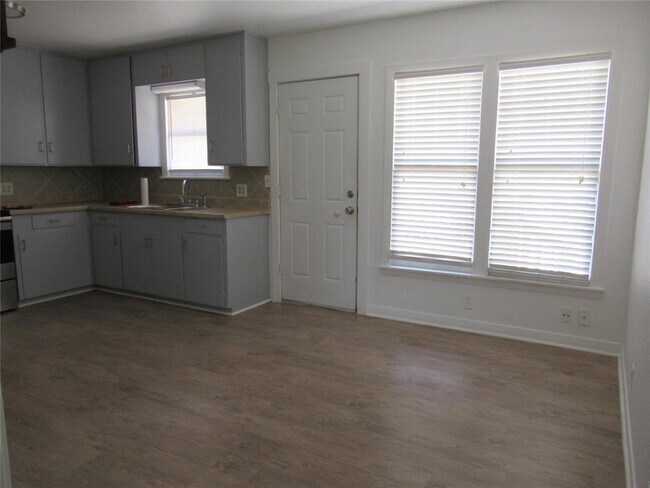 Building Photo - 10620 Deer Canyon Rd