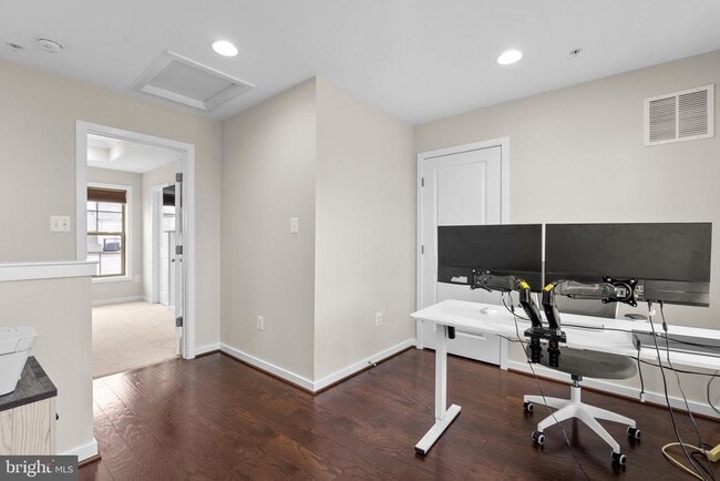 Building Photo - 22653 Clarksburg Rd