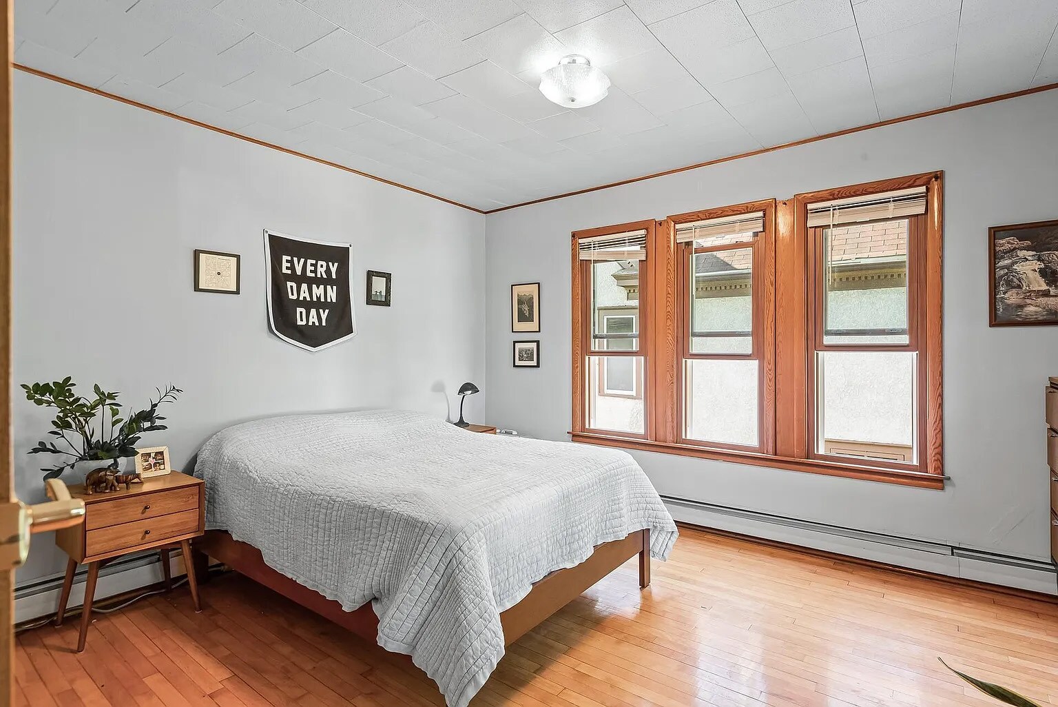 Building Photo - 2527 29th Ave S