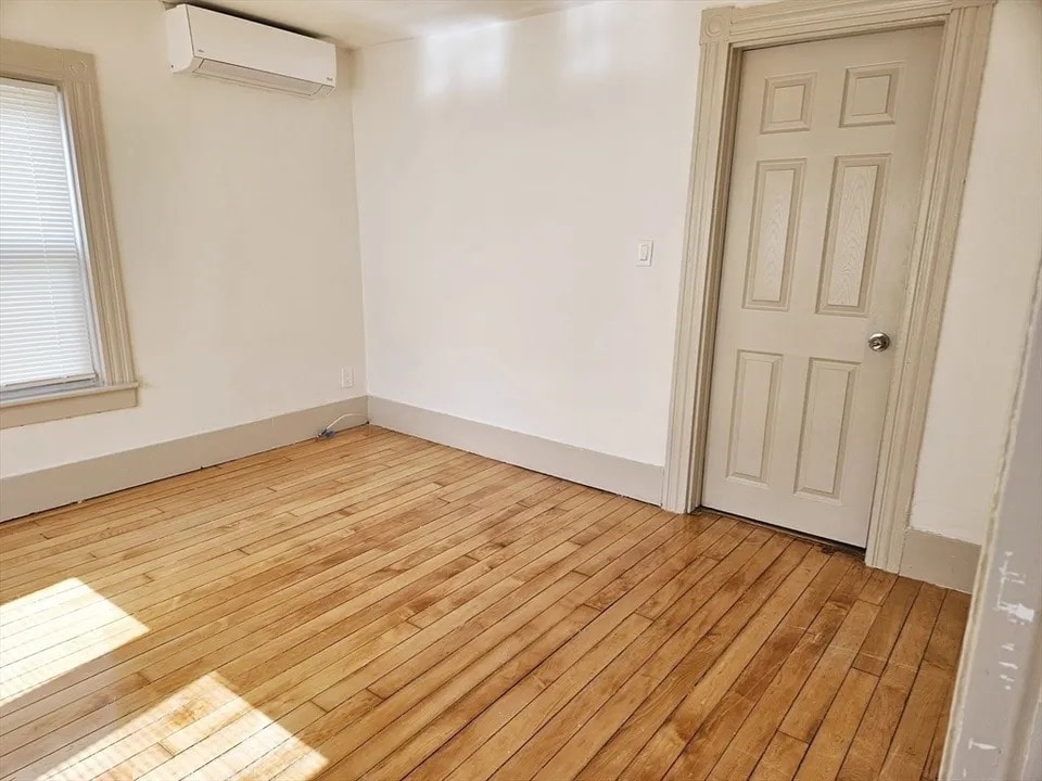 Building Photo - 222 N Main St