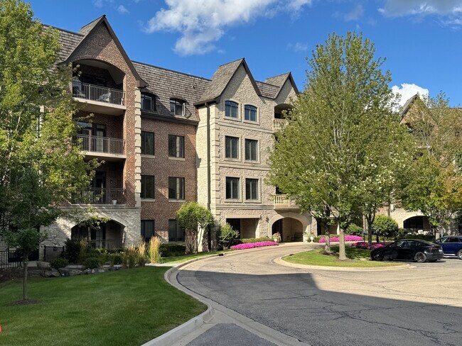 Primary Photo - 1800 Amberley Ct