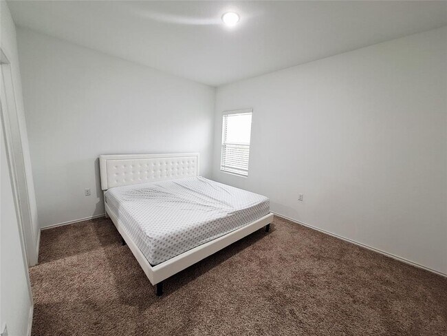 Building Photo - 14309 Sandrock Bnd