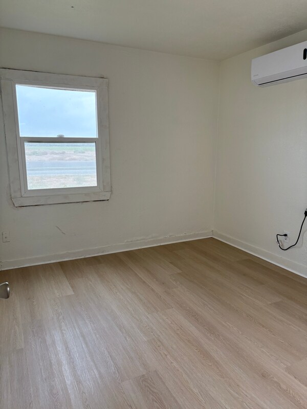 Building Photo - 15933 W Hanford Armona Rd