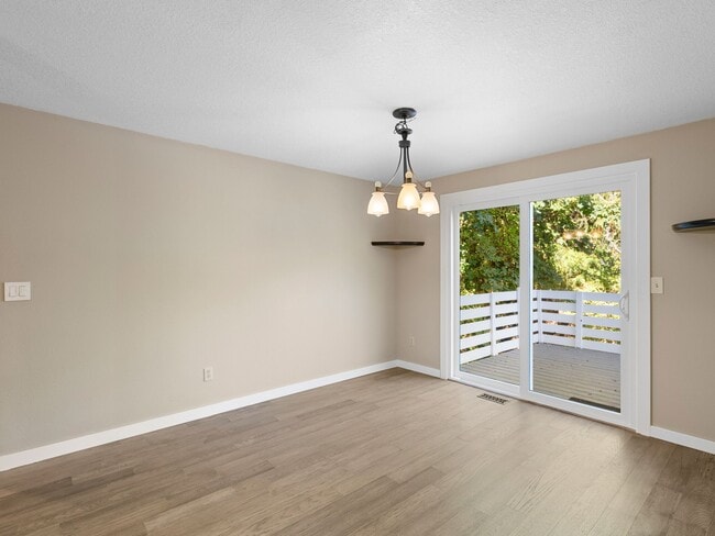 Building Photo - 1107 Meadowview Ct