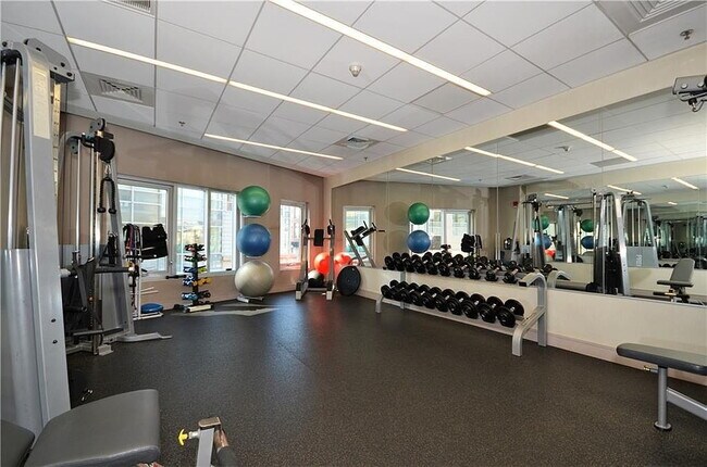 Building Photo - "Chic 1-Bedroom Urban Retreat with Granite...