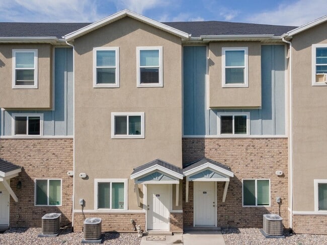 Building Photo - 100 E 630 N