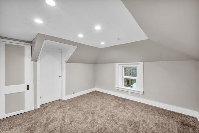 Building Photo - 10920 Granger Rd