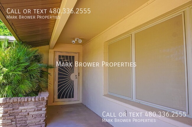 Building Photo - 8726 E Sells Dr