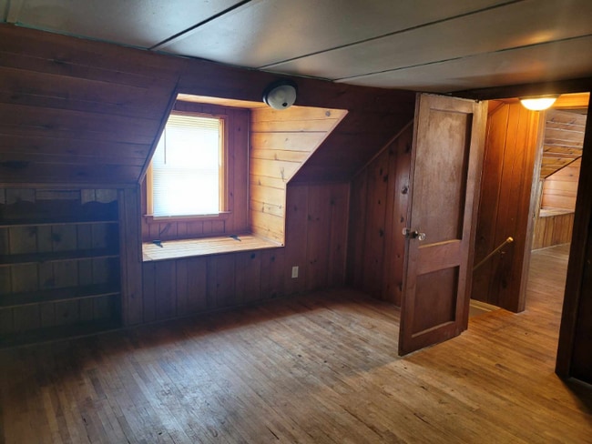 Building Photo - 1608 SW Jennings Ave