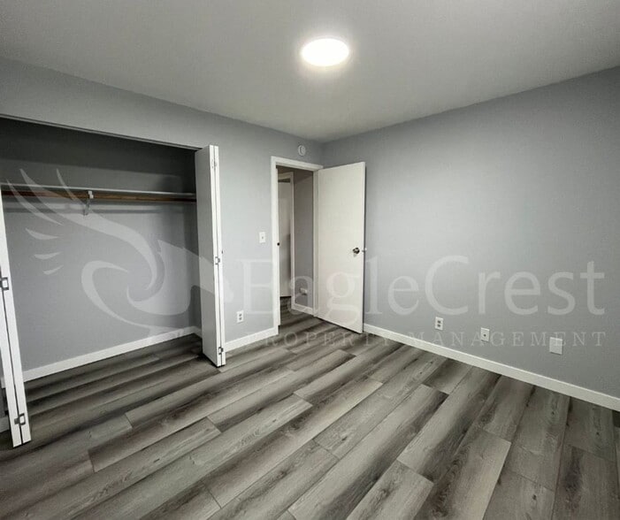 Building Photo - 17/19 S. Roosevelt