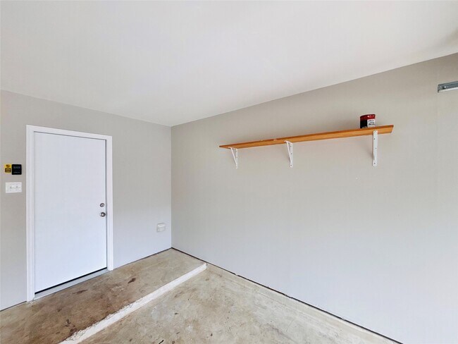 Building Photo - 8134 Sanders Forest Ct