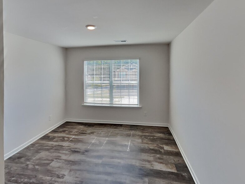 Building Photo - 6022 Elena Lynn Ct