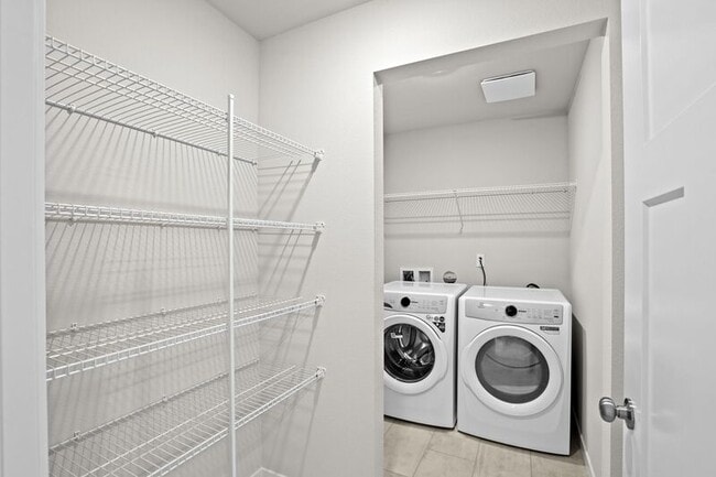 Building Photo - 9225 SW Vermillion Dr