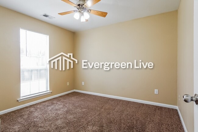 Building Photo - 120 Carrington Ln