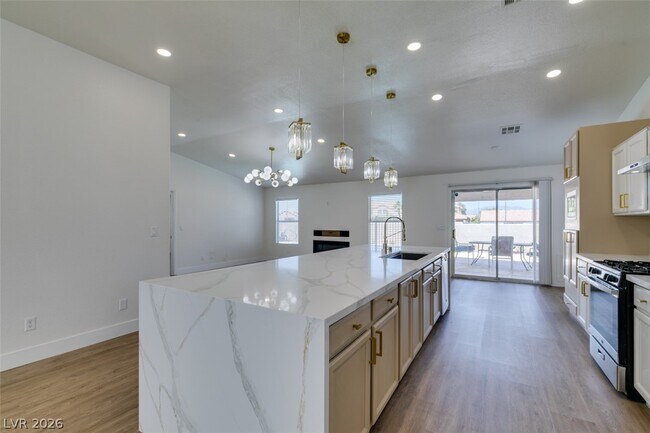 Building Photo - 7824 W Villa Finestra Dr