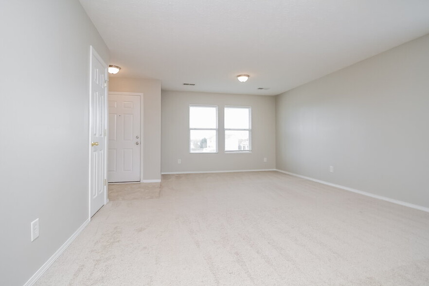 Building Photo - 2705 Sutherland Dr