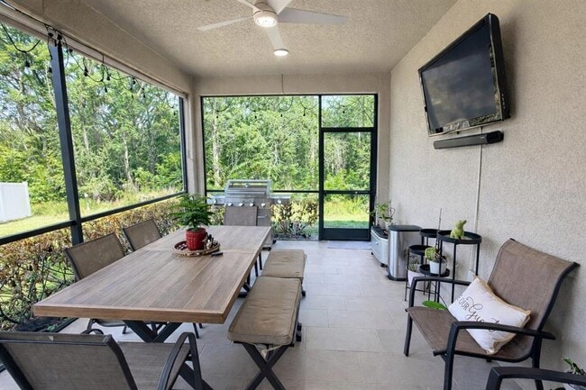 Building Photo - 9241 Patrimonio Loop