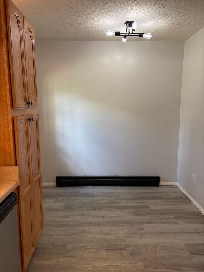 Building Photo - 920 Galen Dr