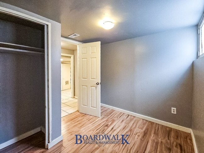 Building Photo - 1748 S Main St