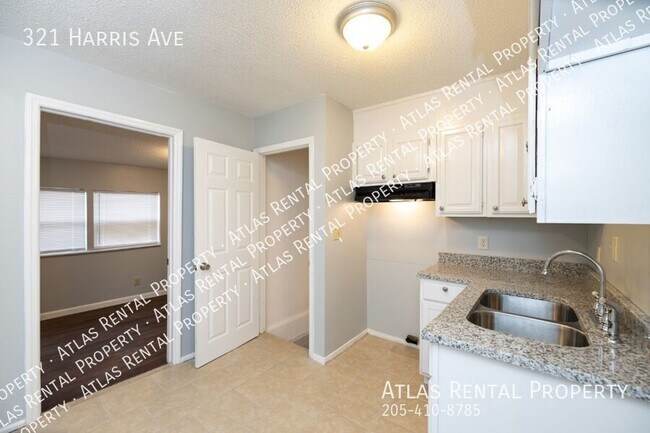 Building Photo - 321 Harris Ave