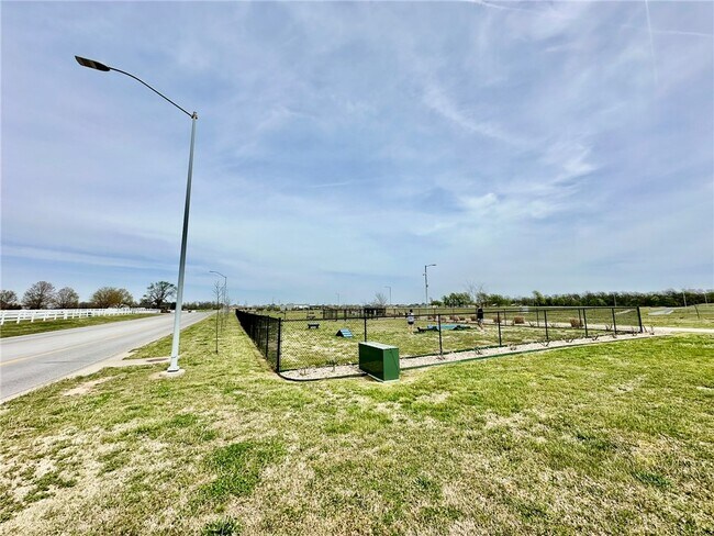 Building Photo - 6747 Winterwood Ave