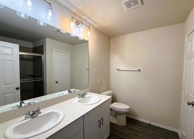 Building Photo - 472 Lake Erie Dr