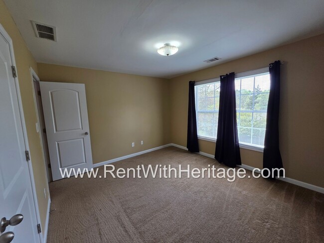 Building Photo - Gorgeous 5bd /3.5 bath Home/ Upgrades Galore/ Attention to Detail/ Great Location