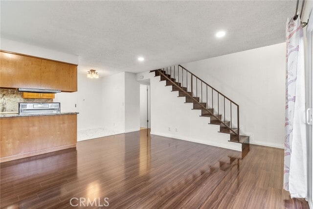 Building Photo - 14730 Normandie Ave