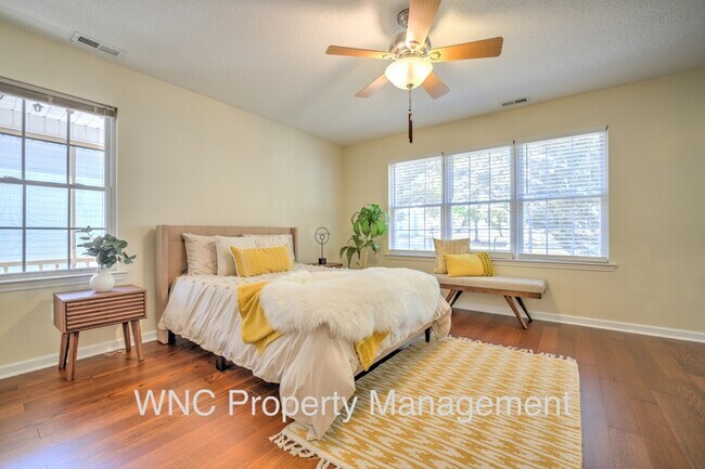 Building Photo - 302 Creeks End Cir