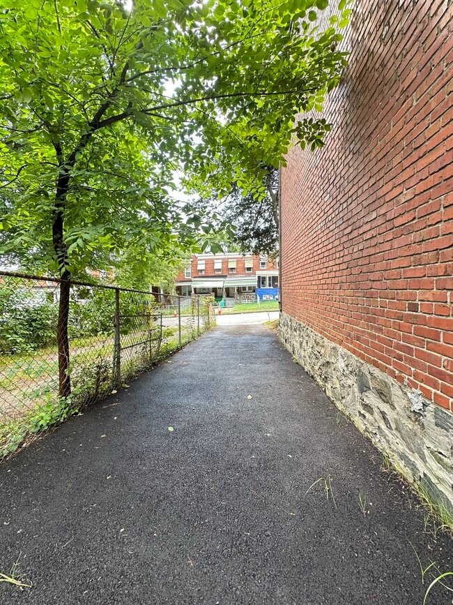 Building Photo - 56 S Monastery Ave