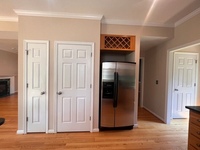 Building Photo - 1093 Wintergreen Ln