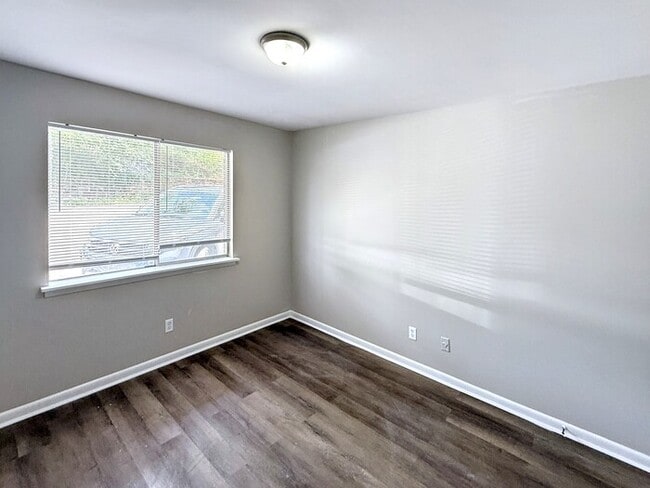 Building Photo - 7740 Rugby Ave