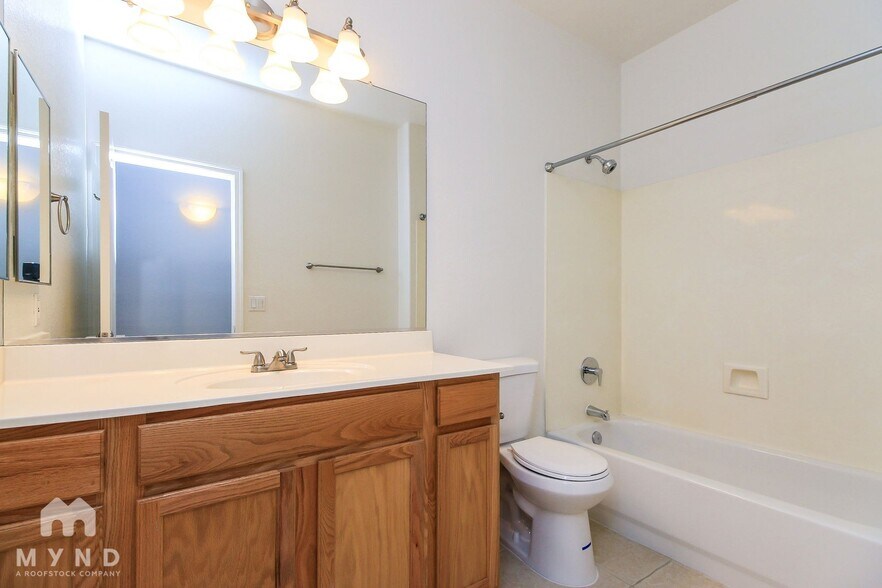 Building Photo - 4053 S Shady Ct