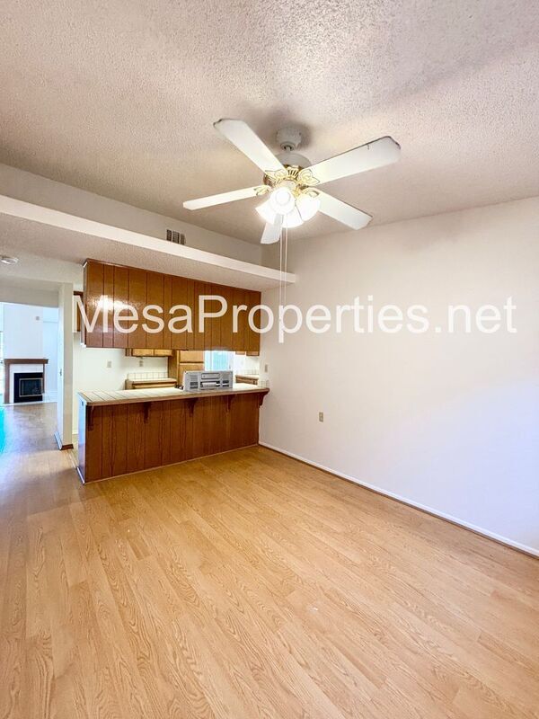 Building Photo - 15819 Cedarwood Pl