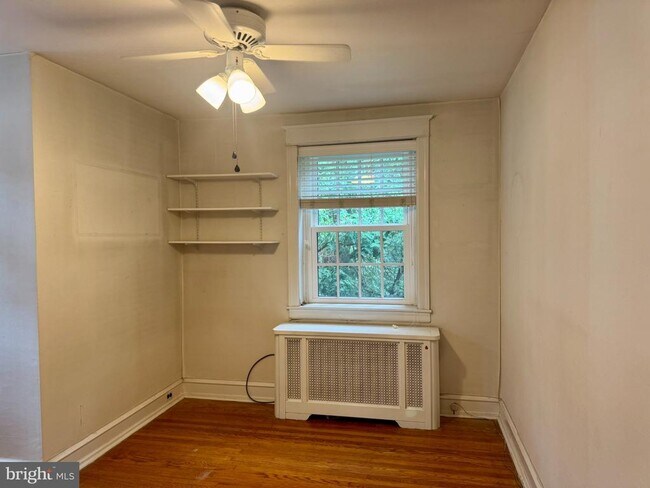 Building Photo - 8235 Brookside Rd