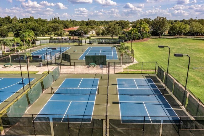 Building Photo - Waterfront home for RENT! 4 bed/2.5 bath