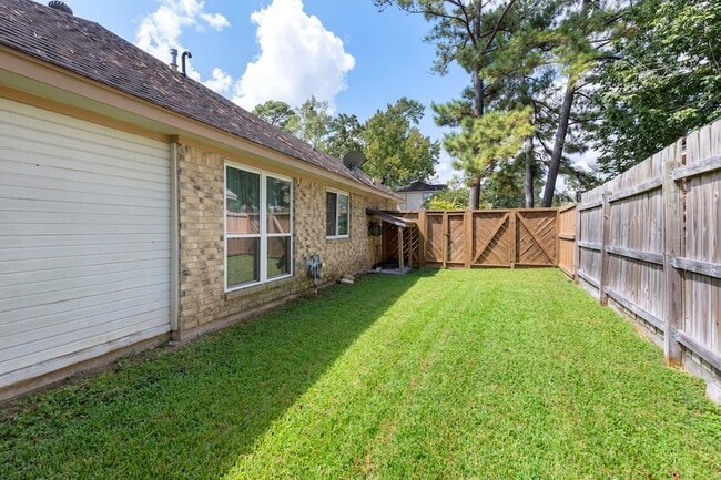 Building Photo - 6004 Hunnington Dr