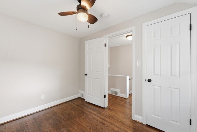 Building Photo - 2341 Belleview Ave