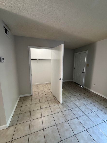 Building Photo - 1207 Canal St