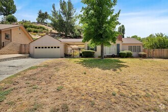 Building Photo - Great 3 Bedroom Home with Large Lot and NO...