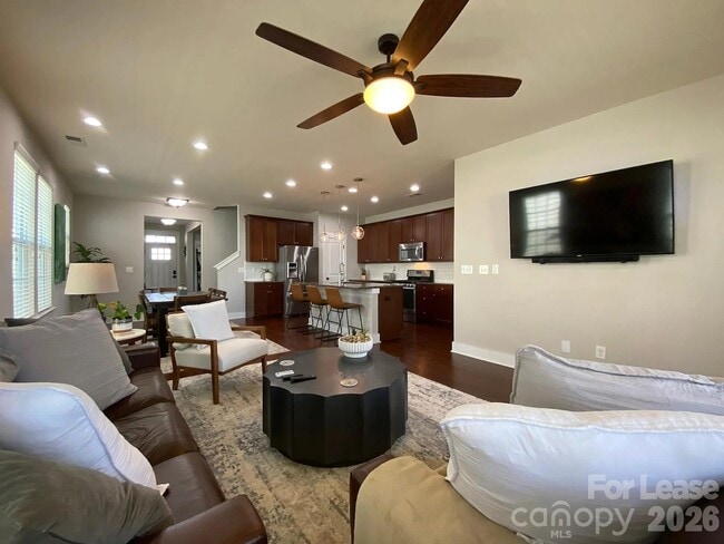 Building Photo - 2410 Woodward Ave