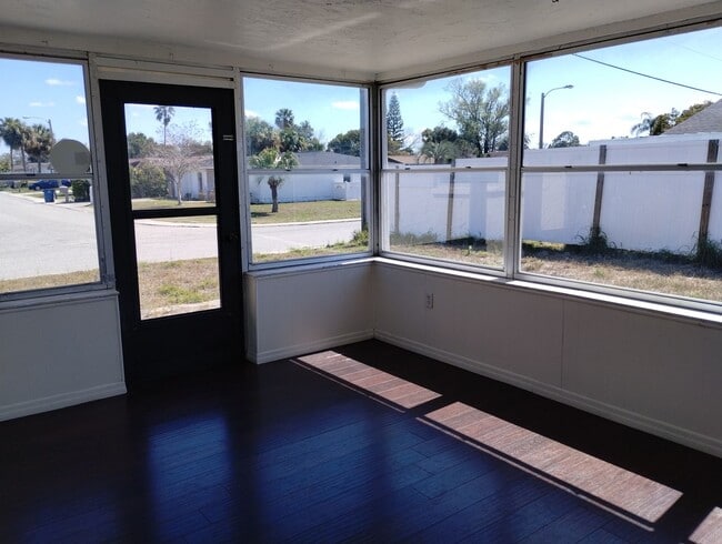 Building Photo - Charming 2BR / 2BA home with 1,455 sq ft of living space just minutes from the Gulf of America!