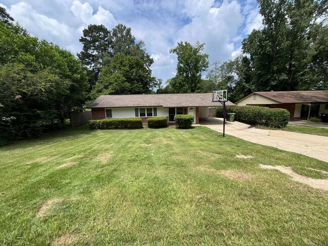Building Photo - 951 Celia Dr