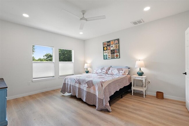 Building Photo - 3413 Blumie St