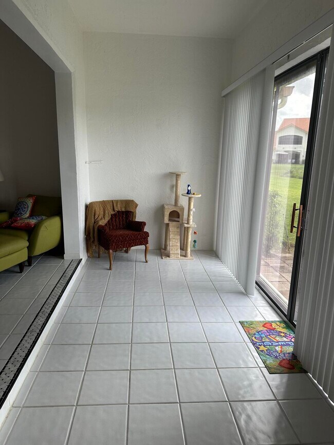 Building Photo - 8300 Waterline Dr