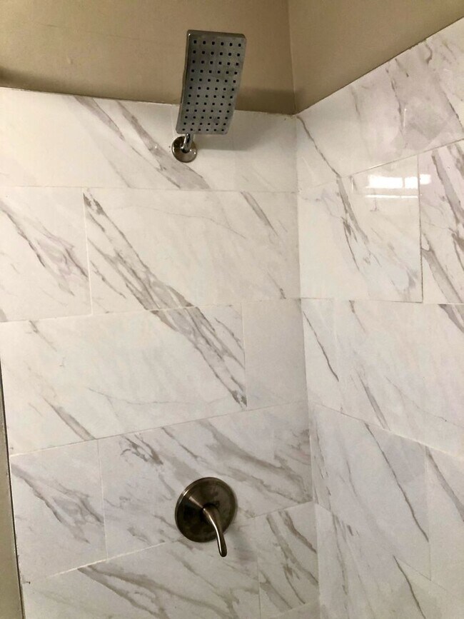 Building Photo - *** Swissvale * Beautiful & Spacious 4 Bedroom / 2 Bath House * Large Fenced in Backyard * Pet Fr...