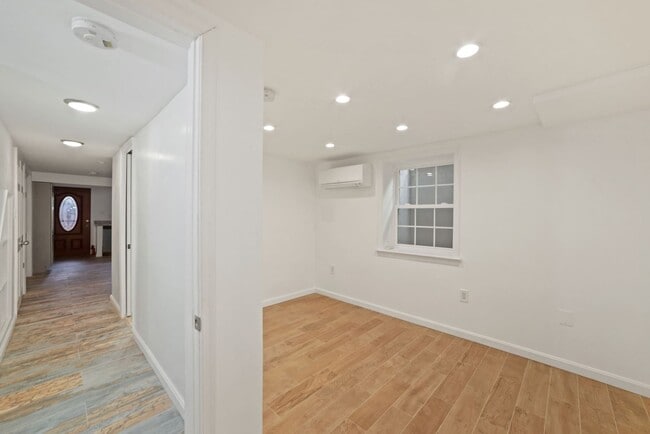 Building Photo - 1 Month Off! Available Now!  // 3bedroom 2.5 bathroom Condo// Trinidad//Private Parking Included